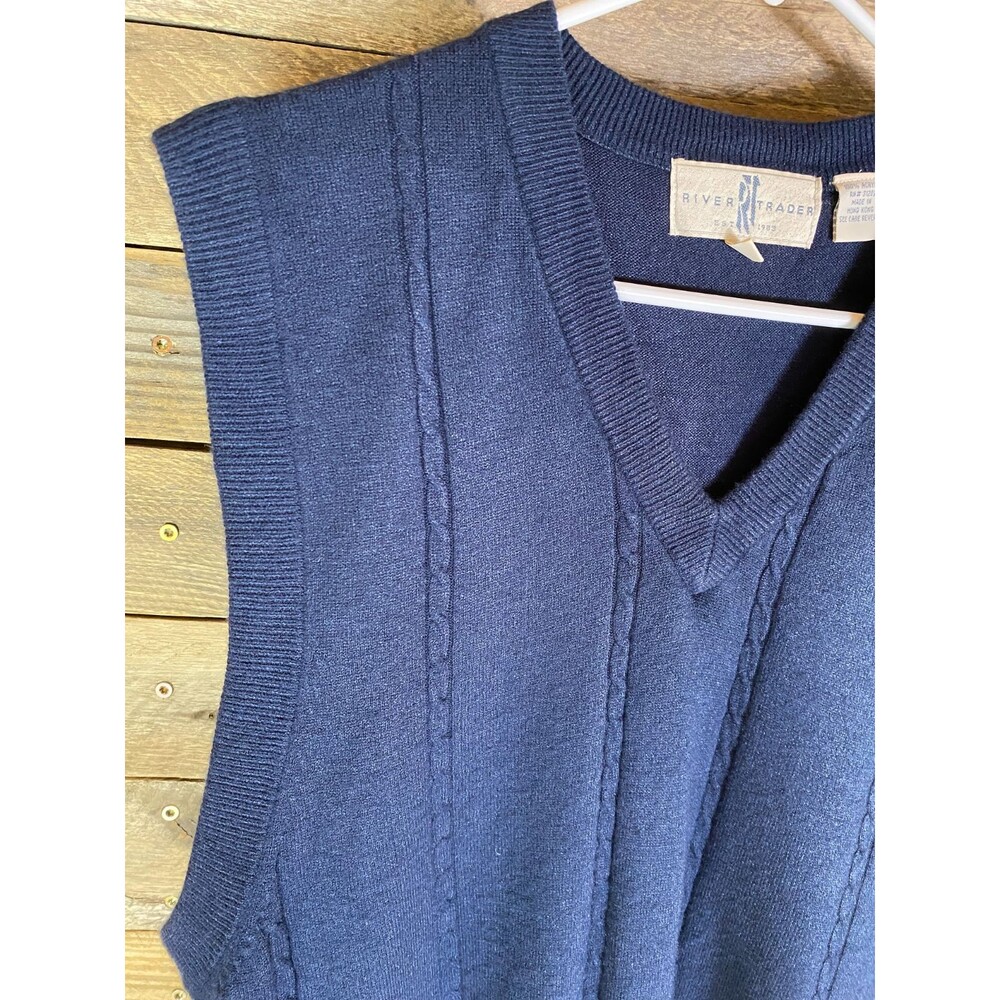 River Trader Mens Sz L Navy Blue Soft V-Neck Sleeveless Sweater Vest - Picture 2 of 9